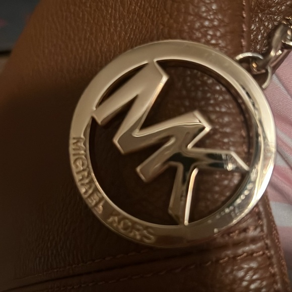 Michael Kora shoulder bag very nice like brand new no stains smoke free owner - Picture 13 of 13